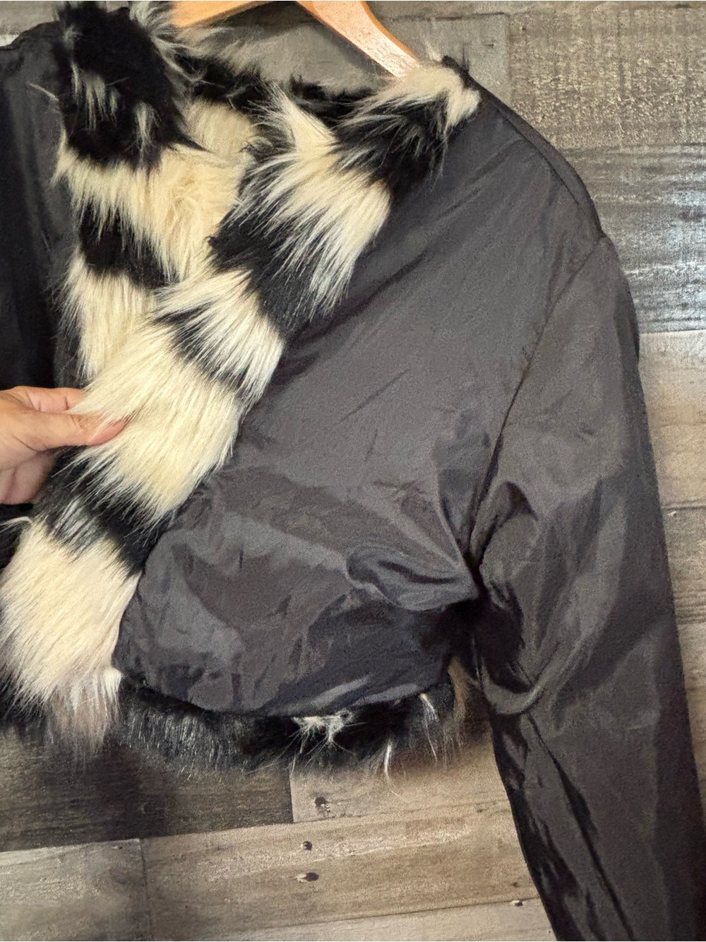 NWT Eloquii Black & Cream Striped Faux Fur Cropped Jacket 14 - Picture 13 of 16